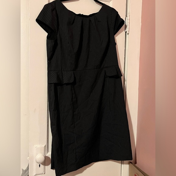 Alex Marie Dresses & Skirts - Alex Marie Pinstripe Sheath Dress Size 16